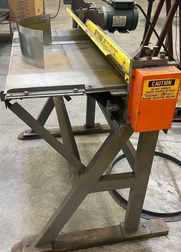 [SOLD] UM1339 Used Dayton 3 ft 24 ga Capacity Motorized Roller