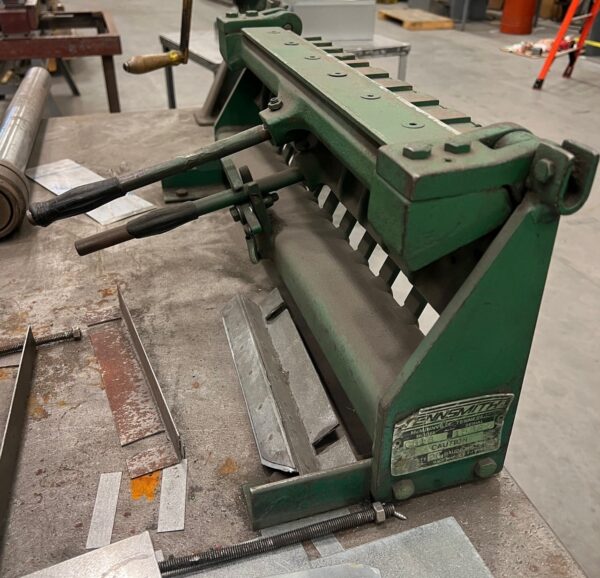 [SOLD] UM1356 Used Tennsmith 18" Manual Cleatbender 